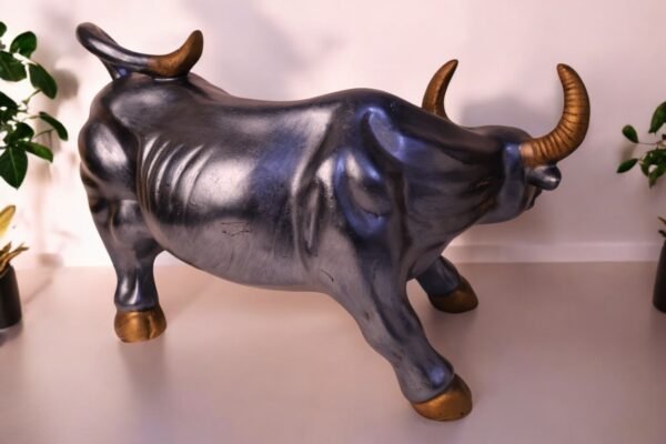 Bull Sculpture - Image 2