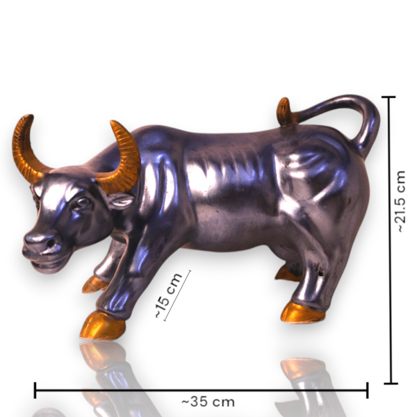 Bull Sculpture - Image 3