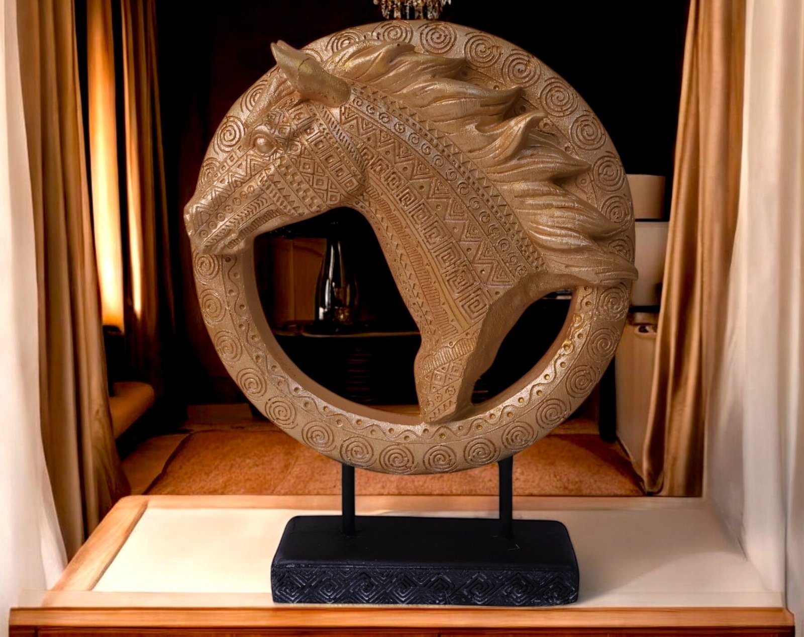 Finely crafted horse head statue for decoration. Perfect for gifting, home decoration.