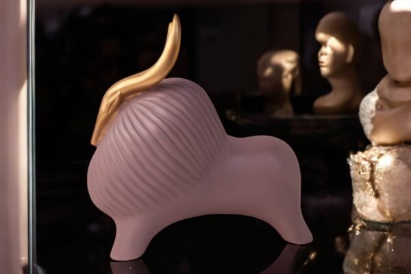 Polyresin Grey and Golden Yalk