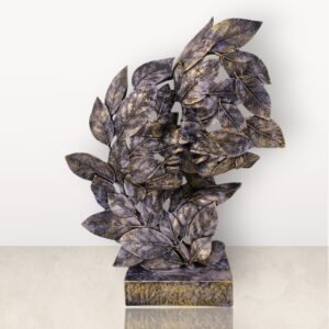 Couple face carved in polyresin leaves