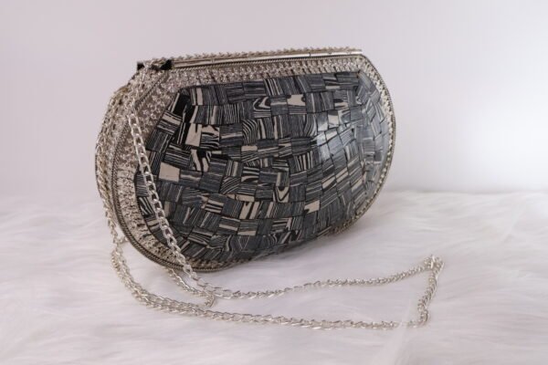 Seashell metallic clutch bag