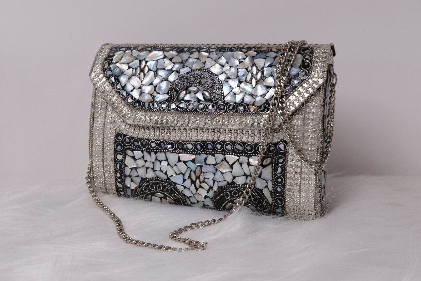 Seashell metallic clutch bag